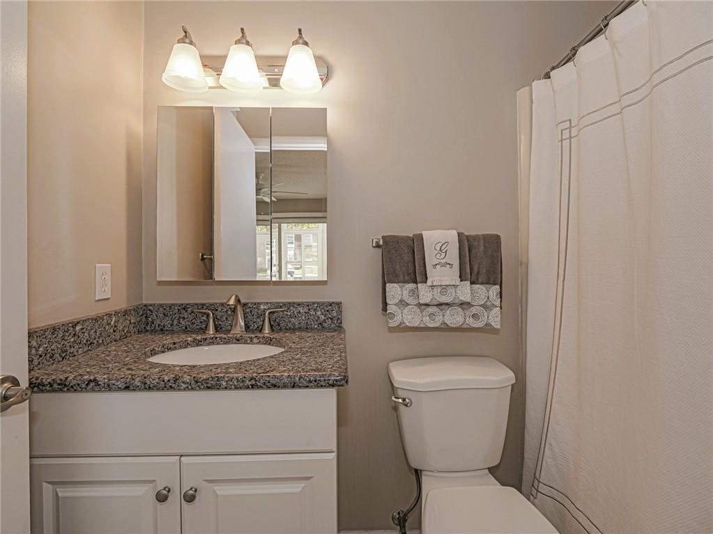 VISTA ROYALE - Residential Lease