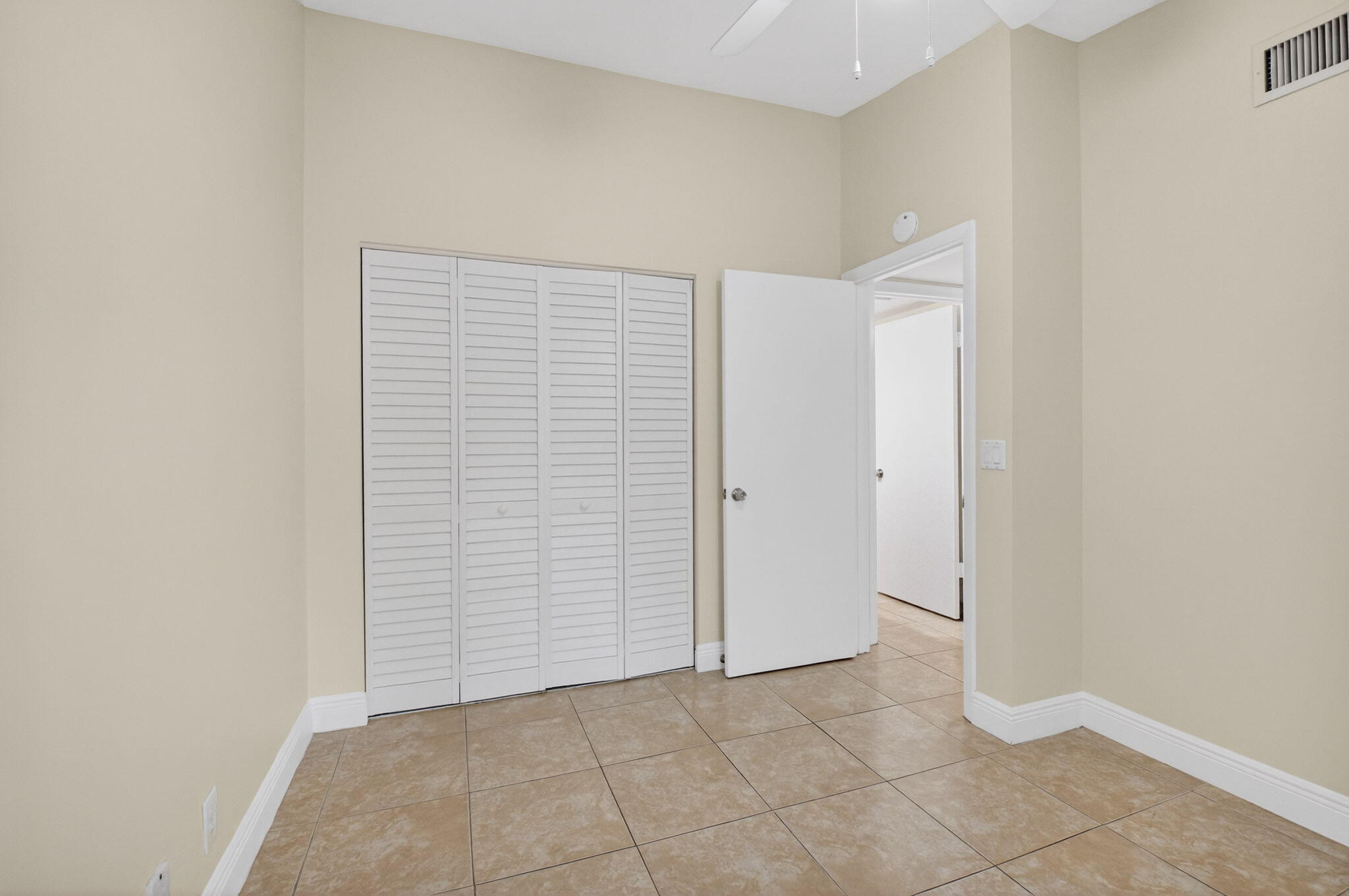 KENSINGTON WALK CONDO - Residential