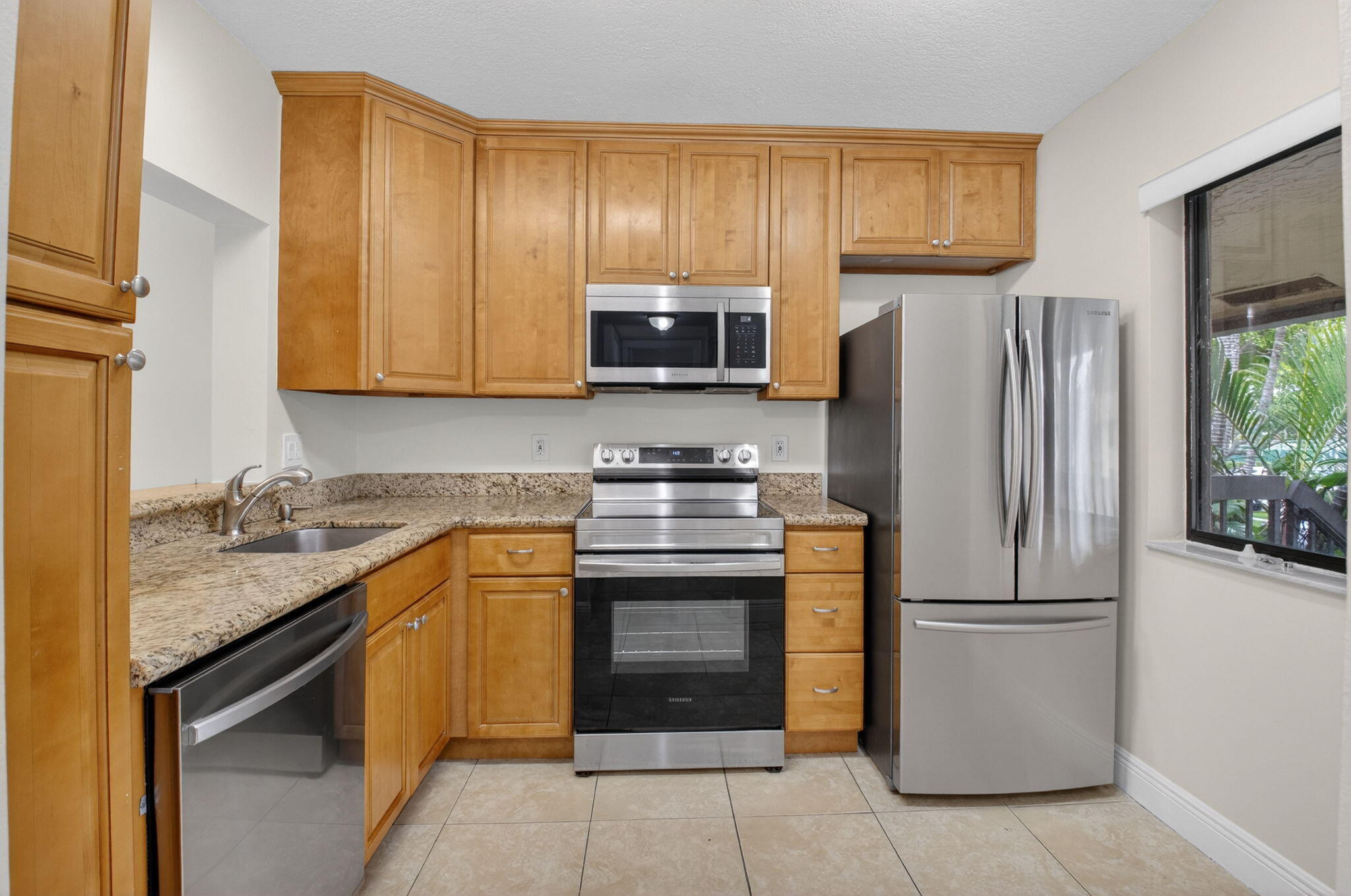 KENSINGTON WALK CONDO - Residential