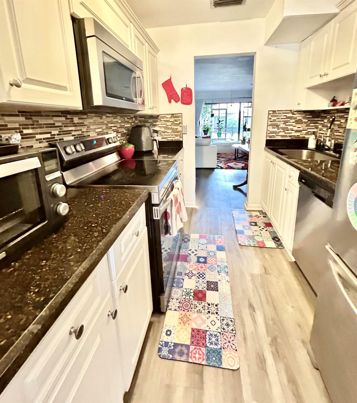 SOUTH SHORE NO 3 OF WELLI - Residential Lease