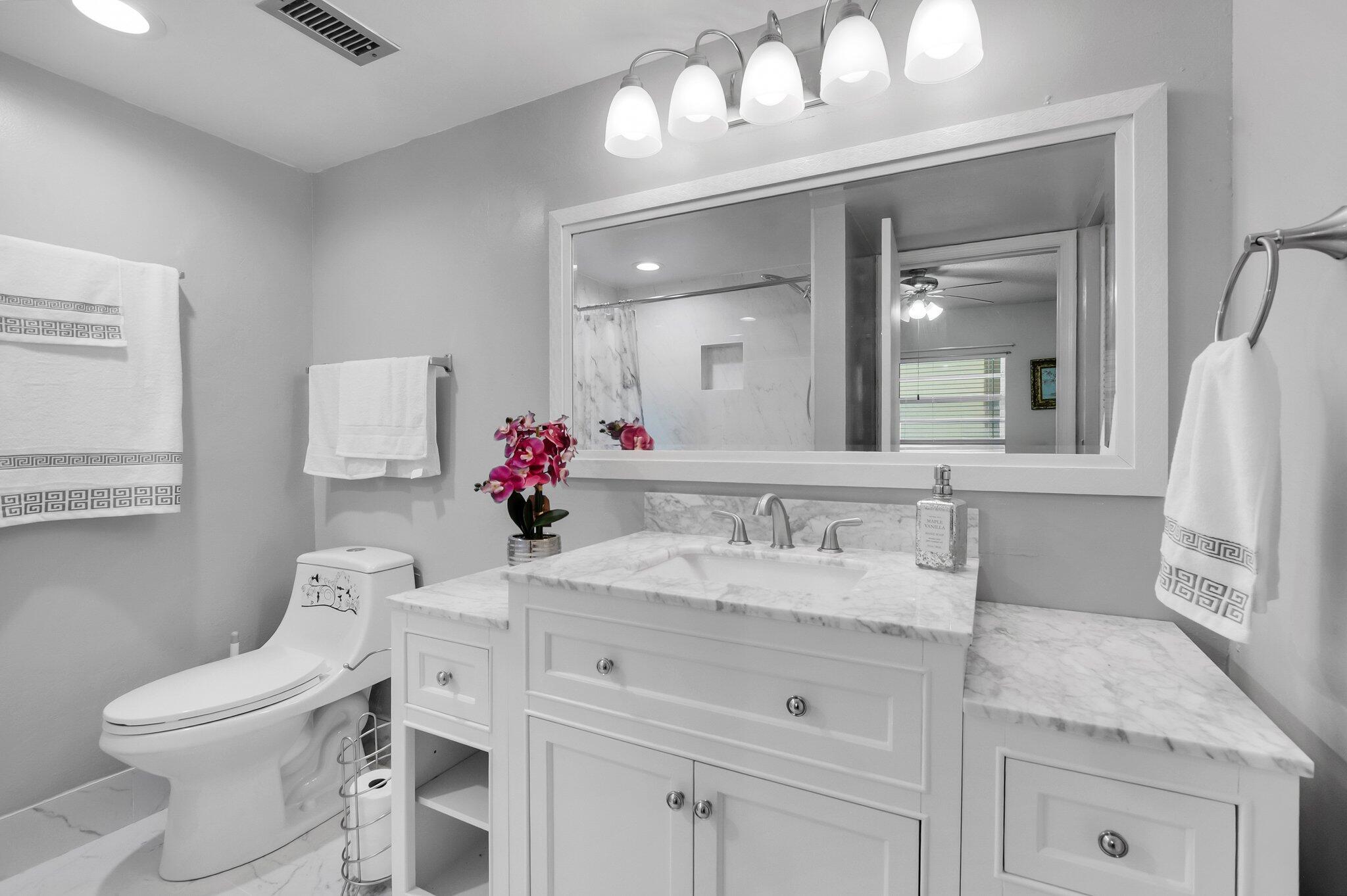 BARWOOD CONDO - Residential