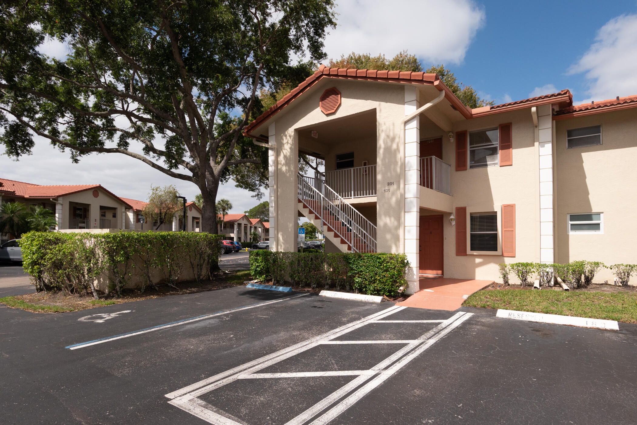 GOLFSIDE II CONDO - Residential