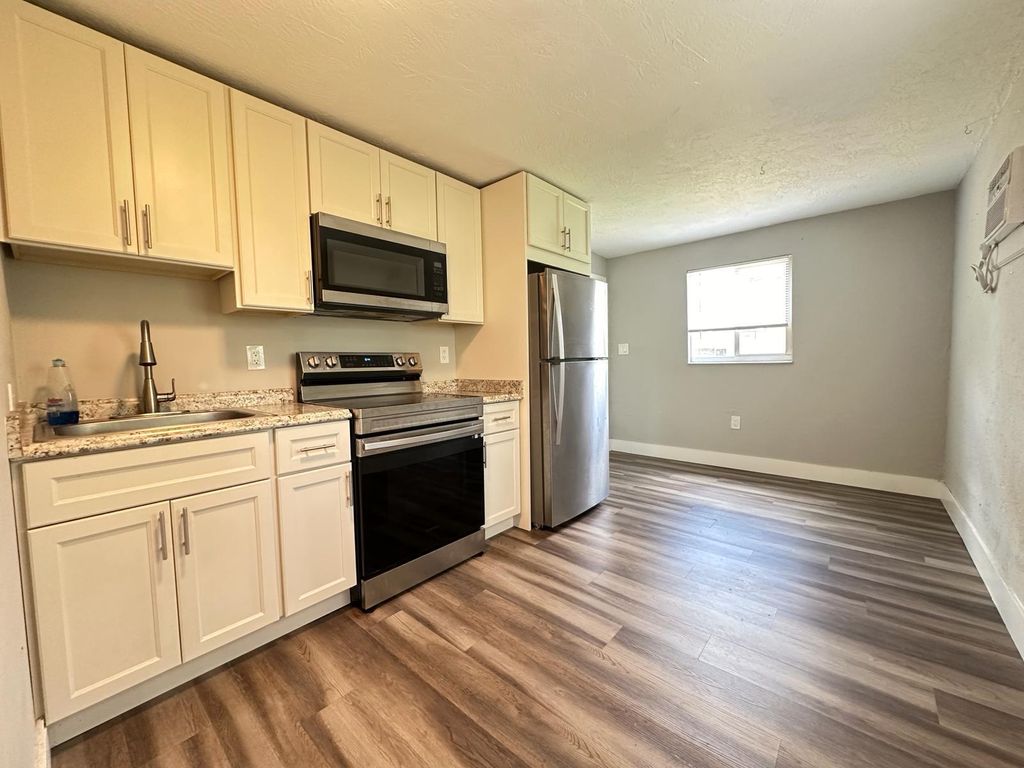 Photo of 6770 Park Street, Hollywood, FL 33024 (MLS # B26005708)