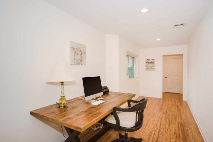 BEACH SHORES - Residential Lease