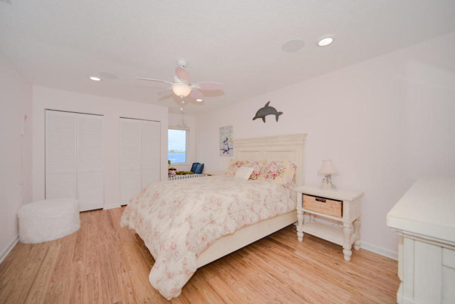 BEACH SHORES - Residential Lease