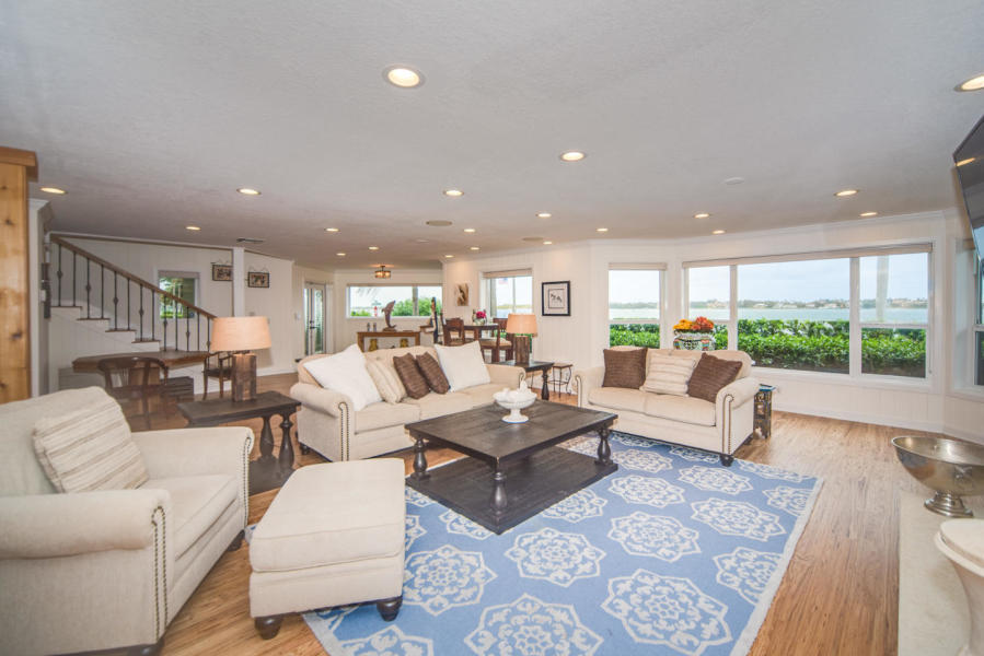 BEACH SHORES - Residential Lease