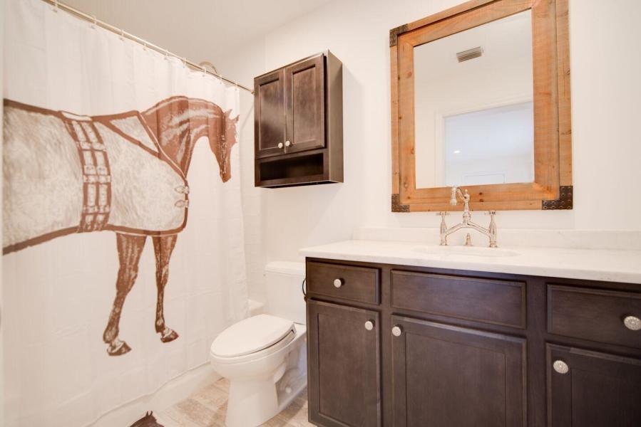 BEACH SHORES - Residential Lease