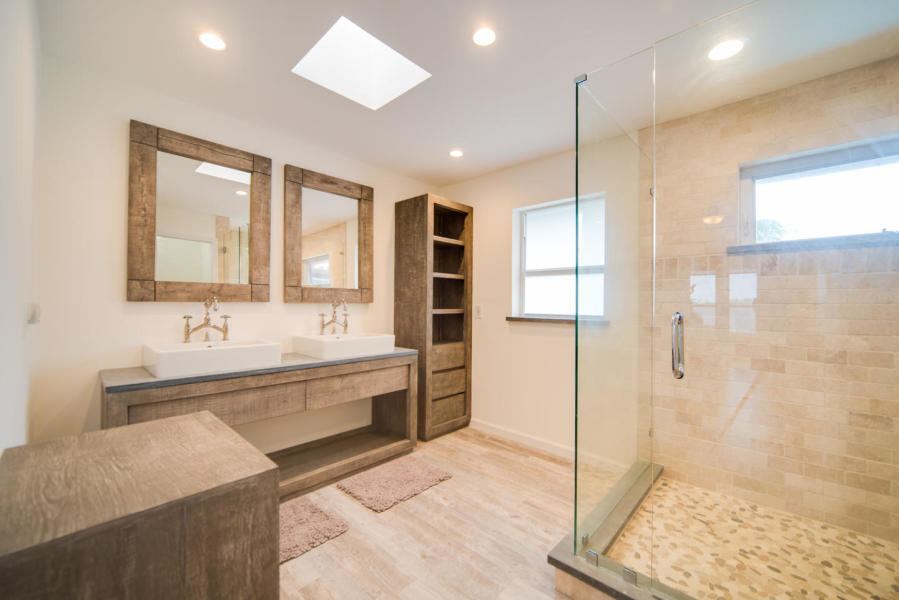 BEACH SHORES - Residential Lease