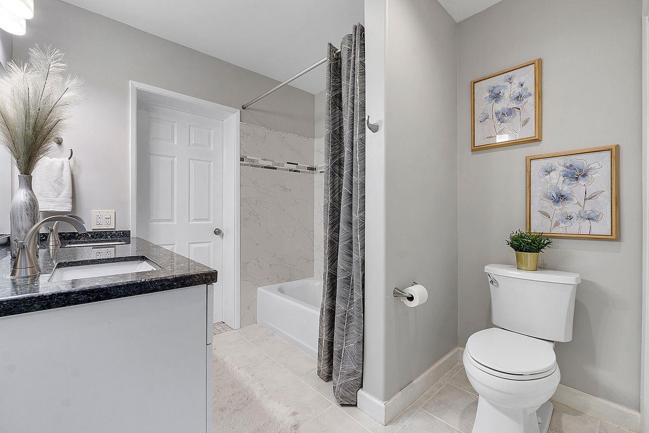 CORAL RIDGE ISLES - Residential