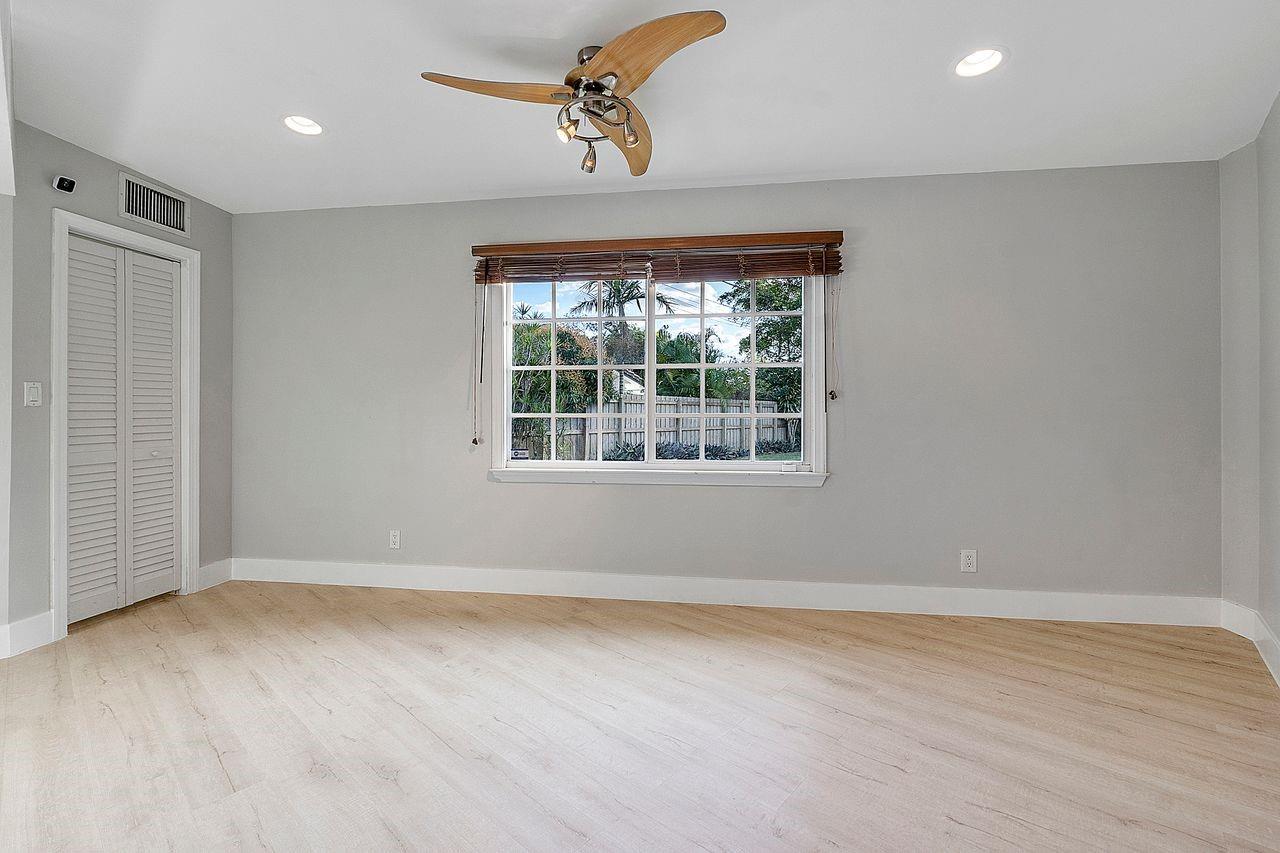 CORAL RIDGE ISLES - Residential