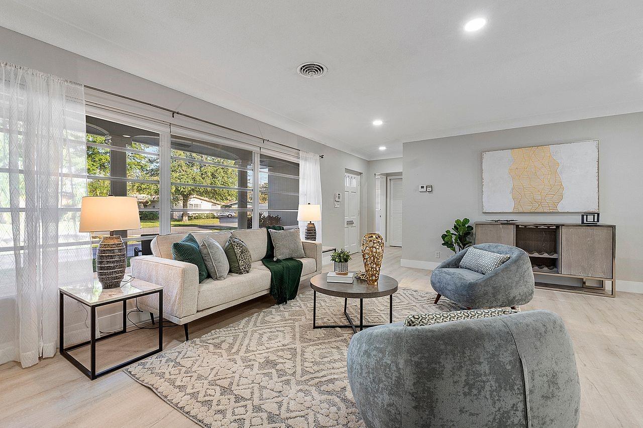 CORAL RIDGE ISLES - Residential