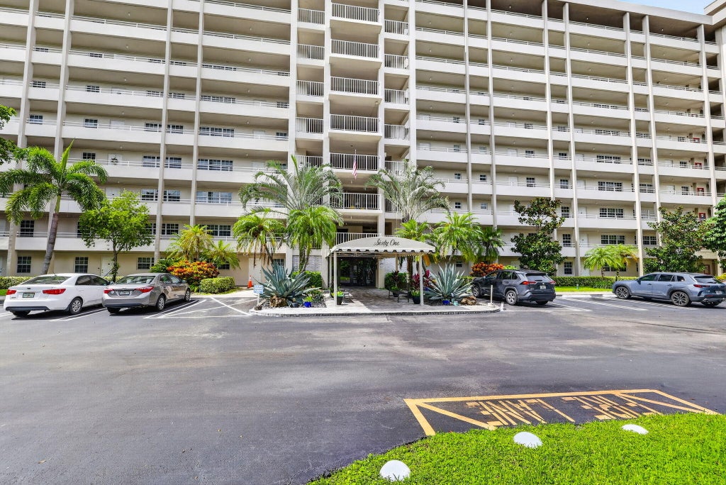 Photo of 575 Oaks Lane #102, Pompano Beach, FL 33069 (MLS # B26080554)