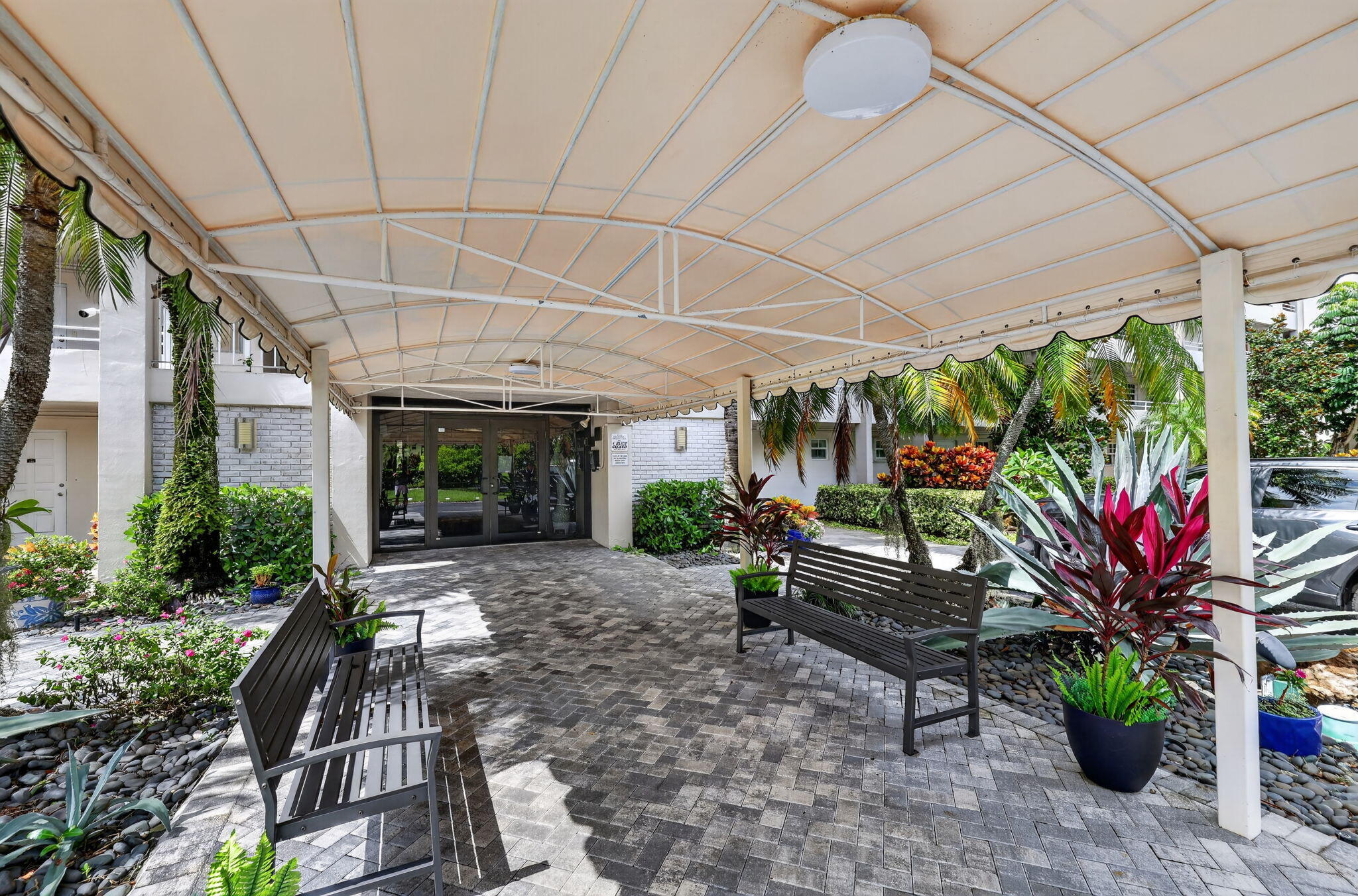 575 Oaks Lane 102