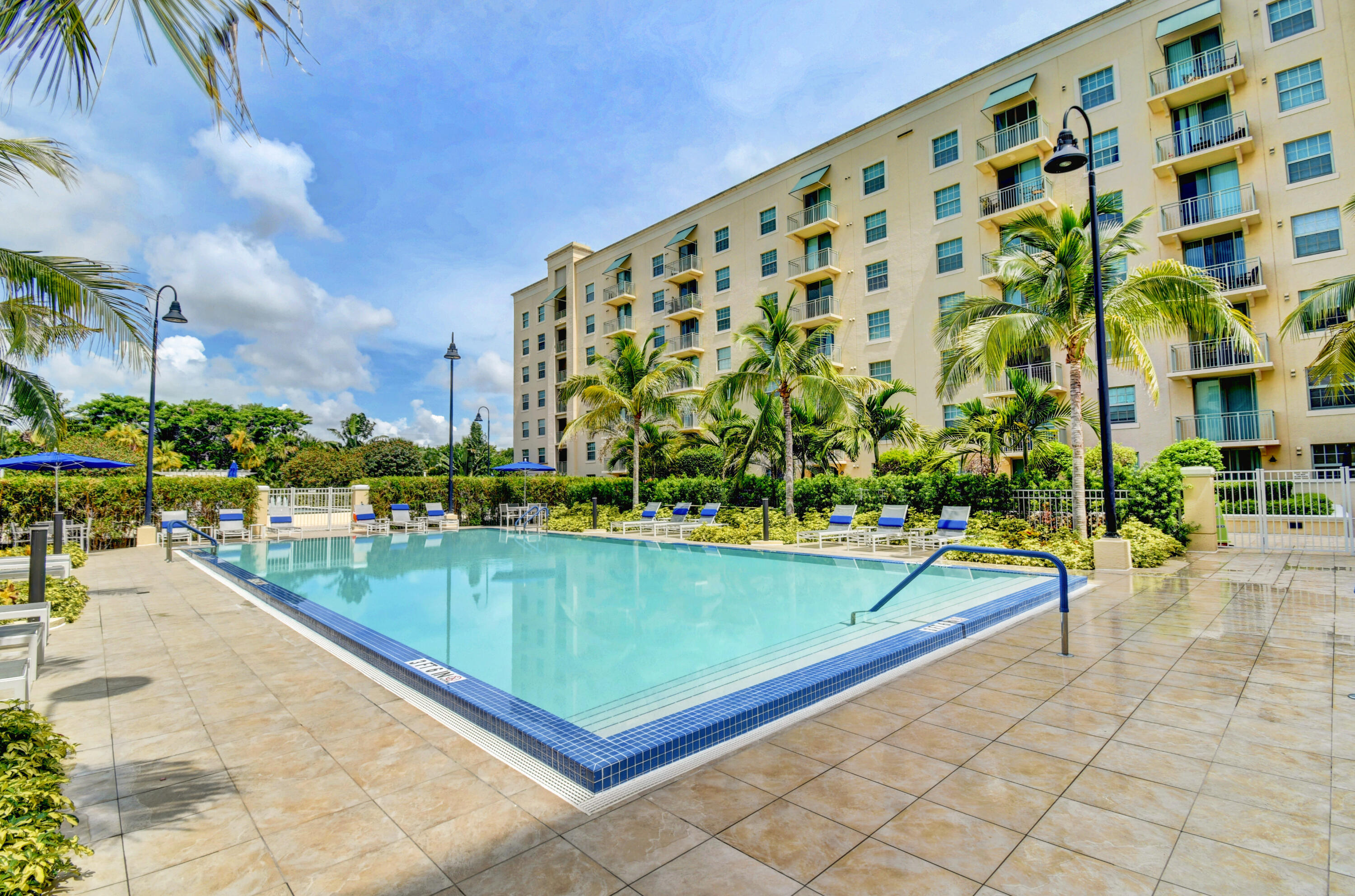 610 CLEMATIS CONDO - Residential