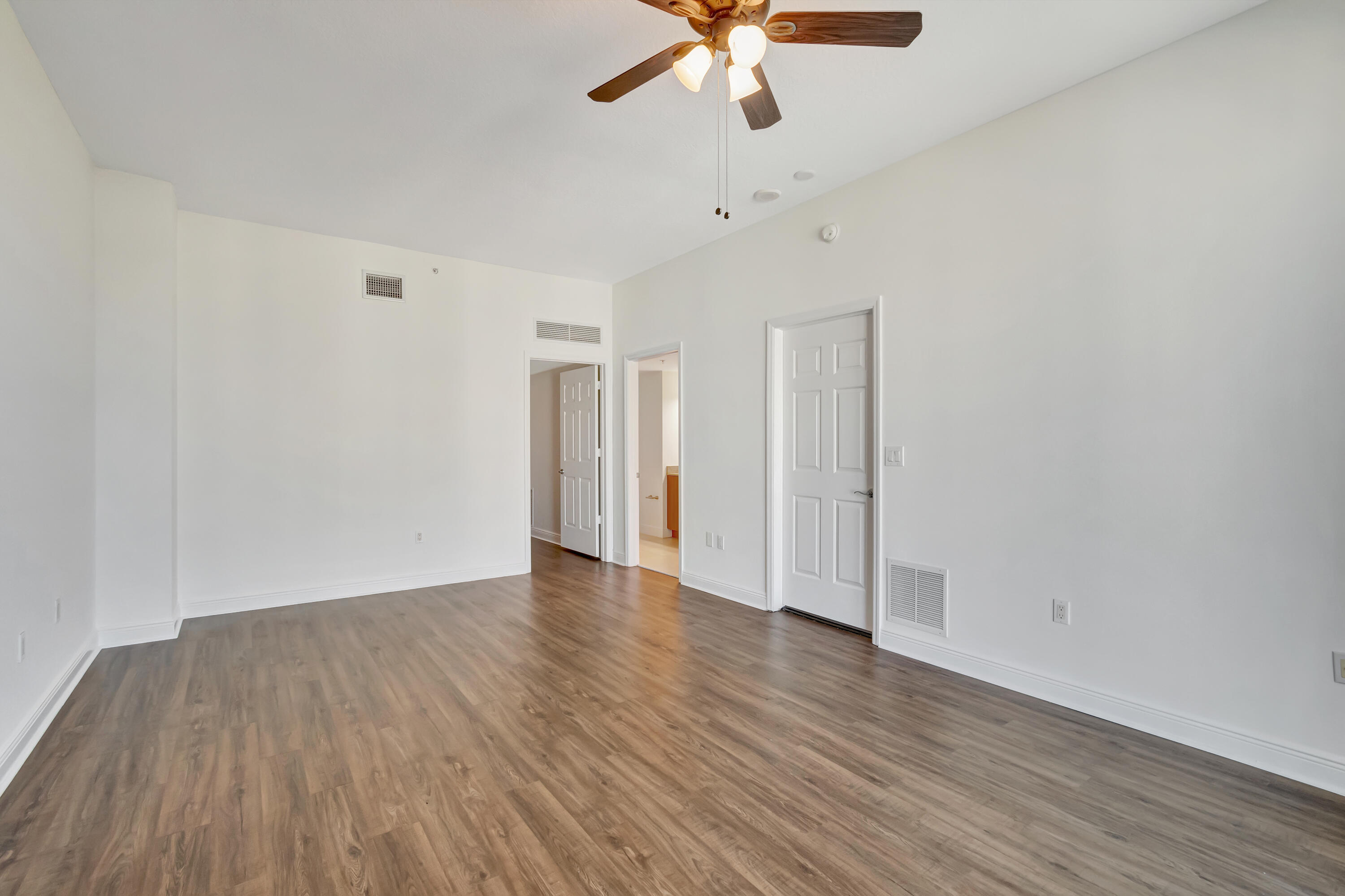 610 CLEMATIS CONDO - Residential
