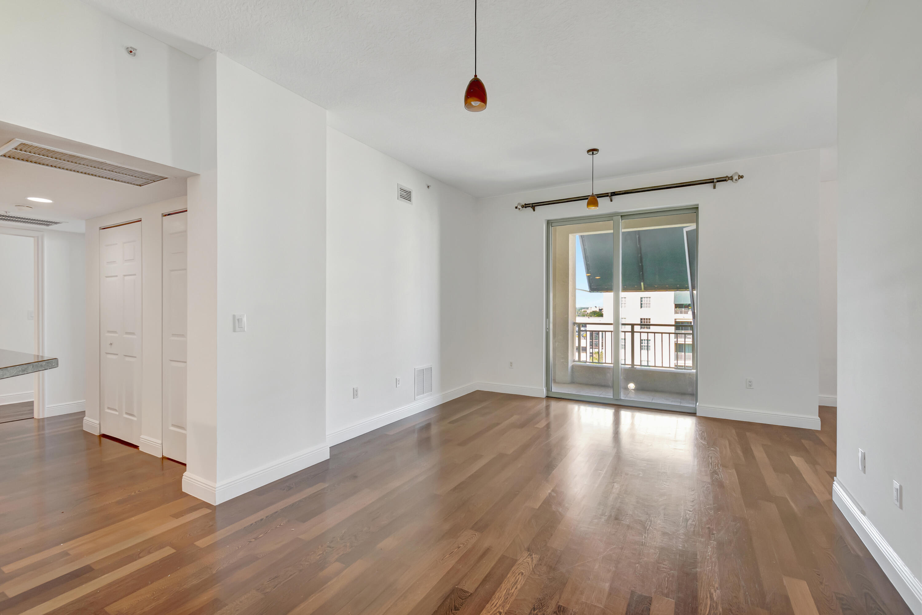 610 CLEMATIS CONDO - Residential