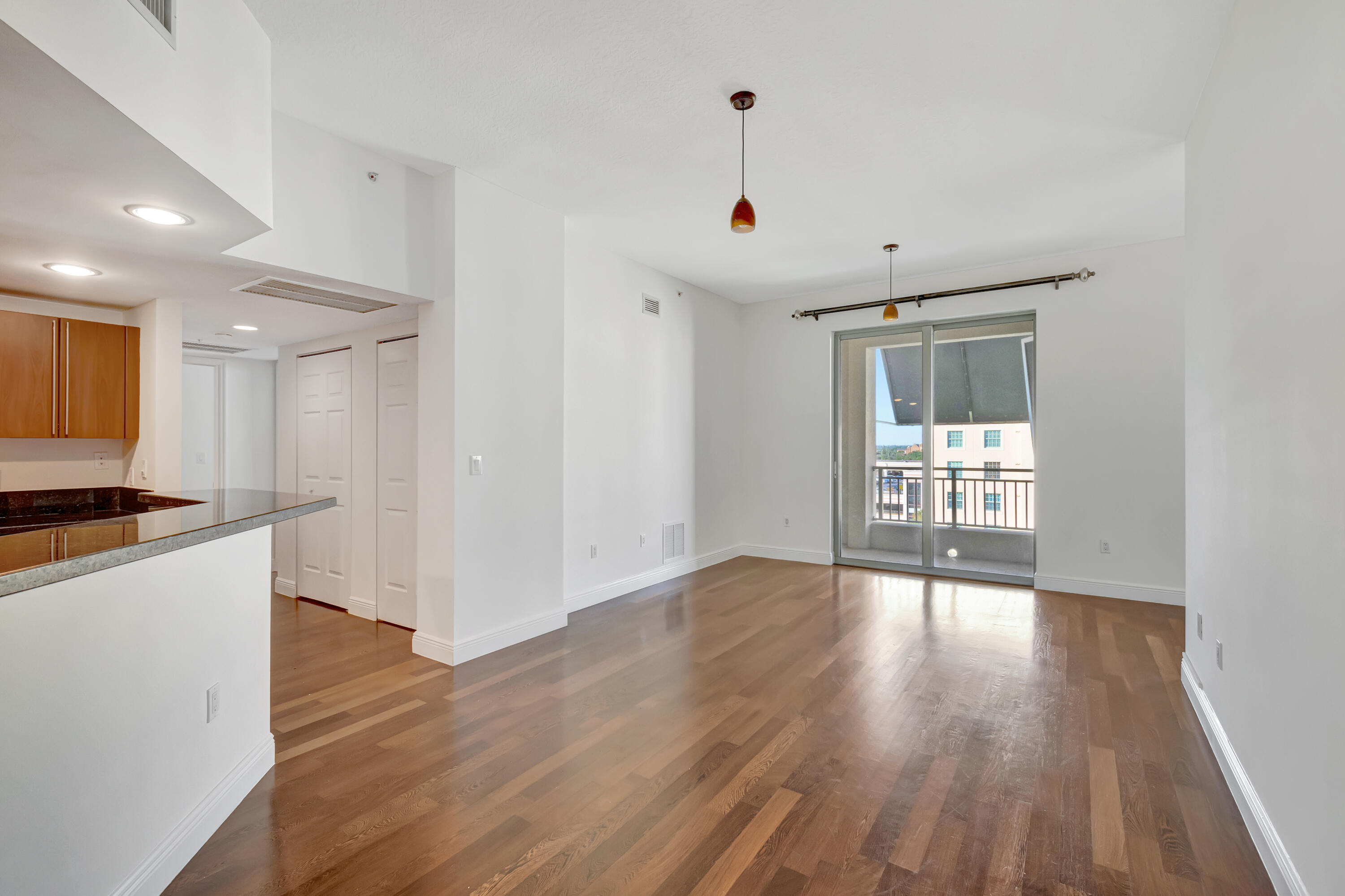 610 CLEMATIS CONDO - Residential