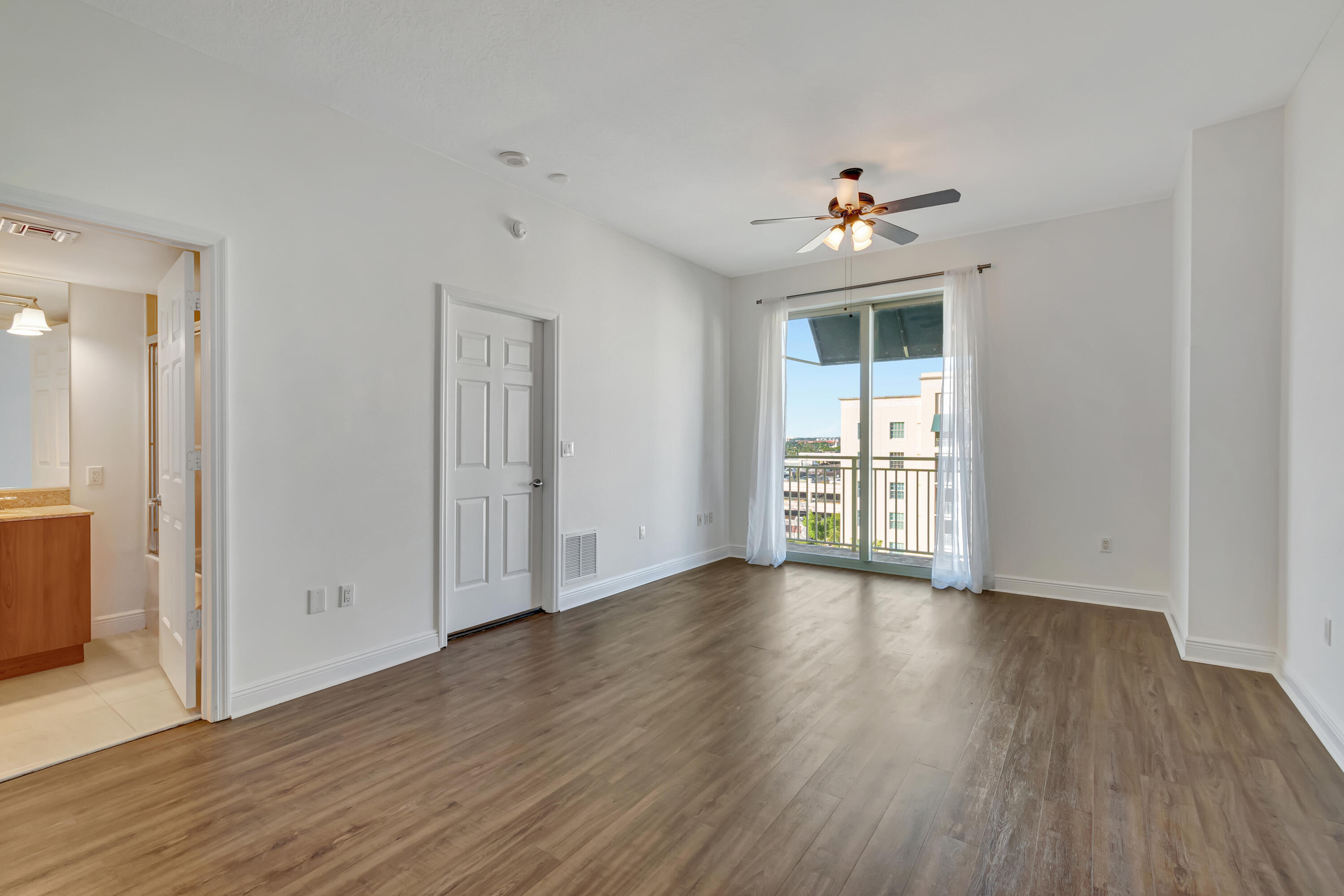 610 CLEMATIS CONDO - Residential