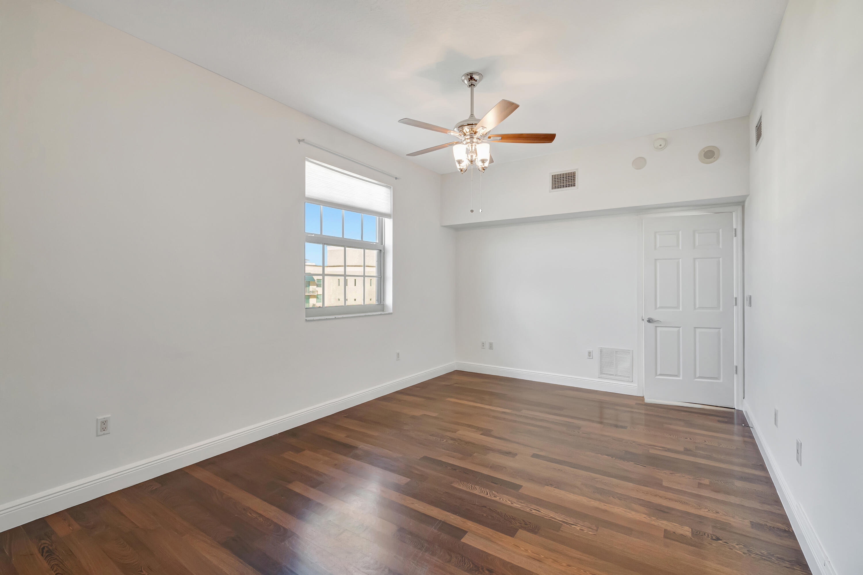 610 CLEMATIS CONDO - Residential