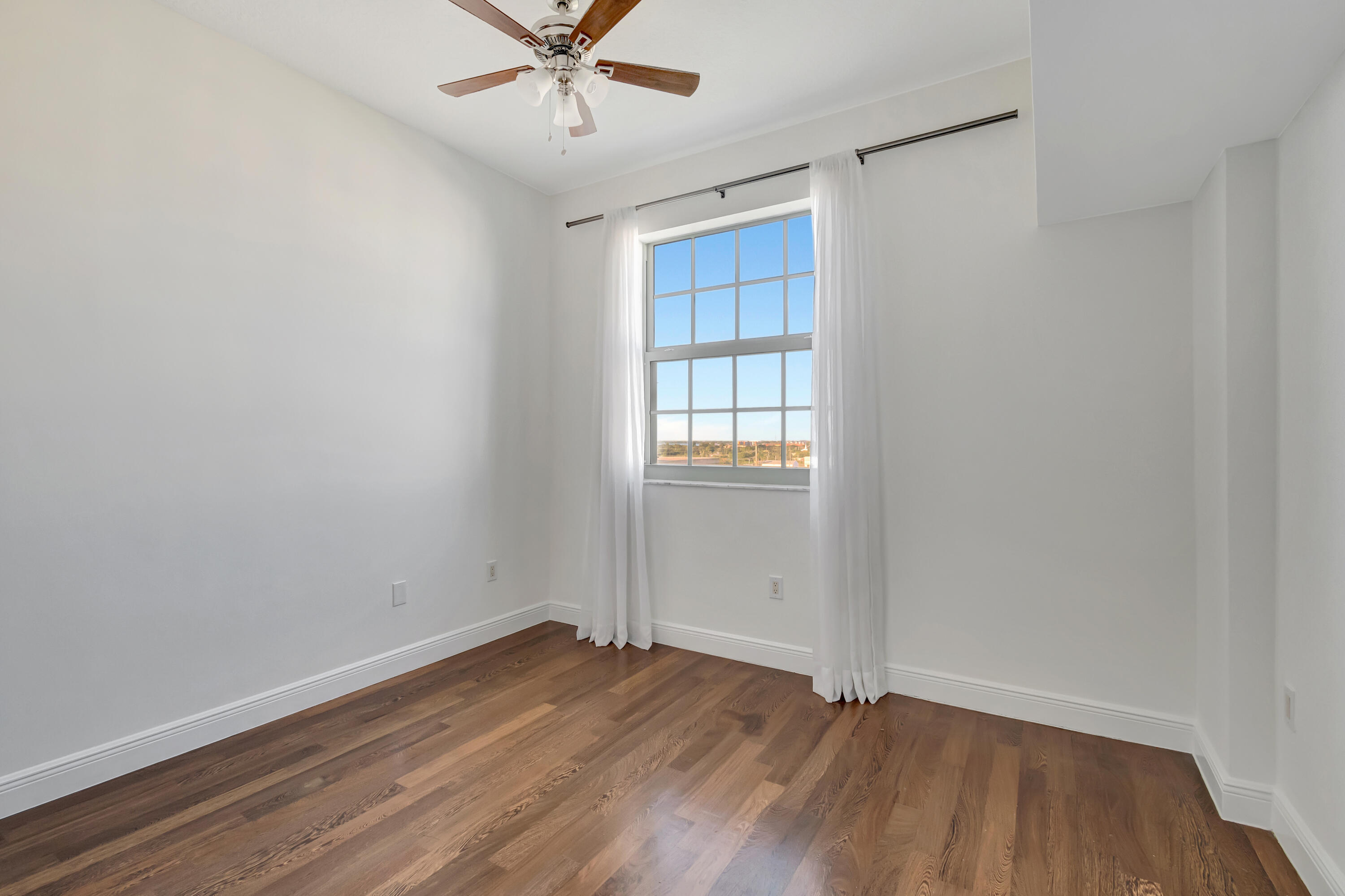 610 CLEMATIS CONDO - Residential