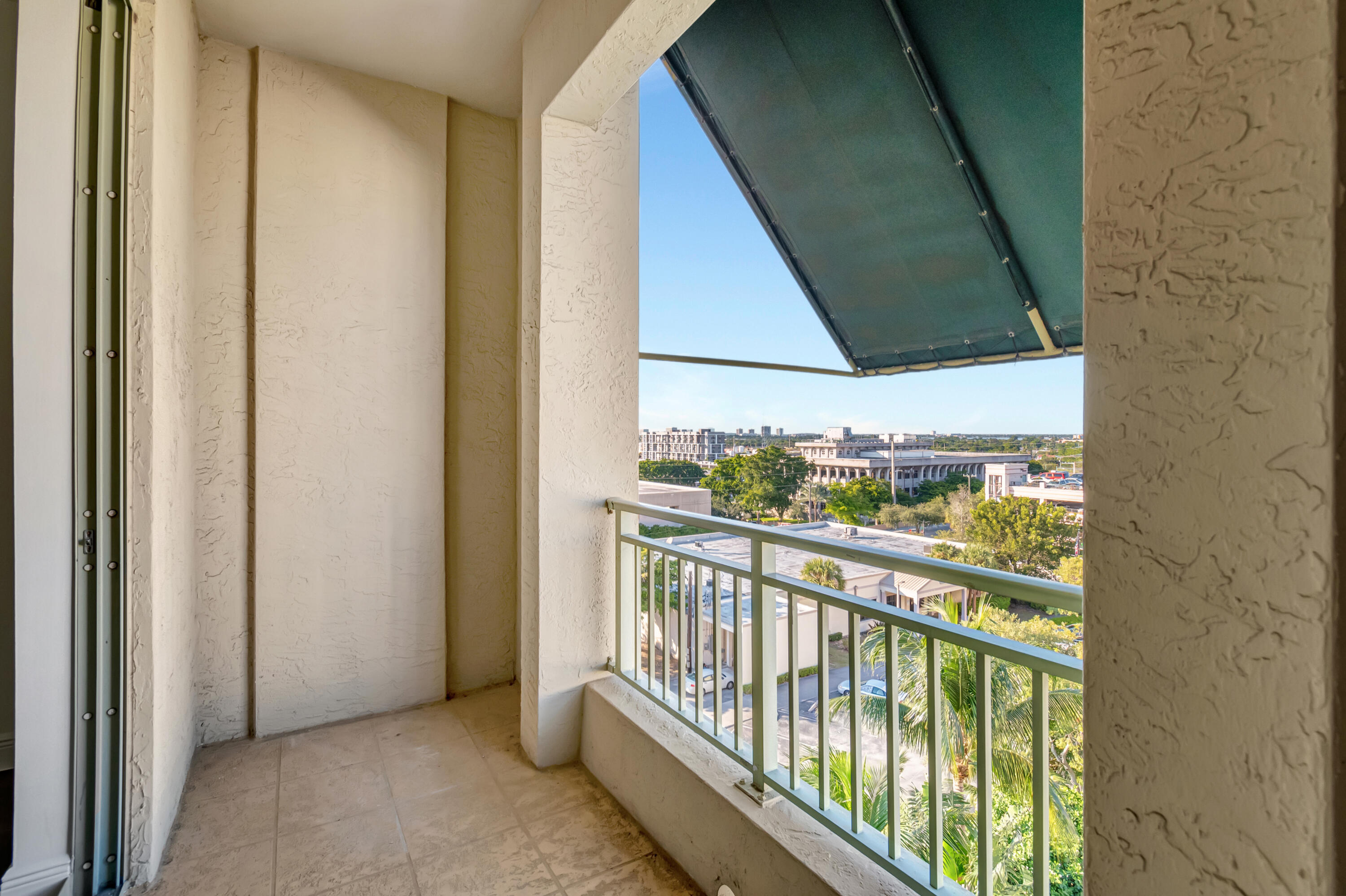 610 CLEMATIS CONDO - Residential