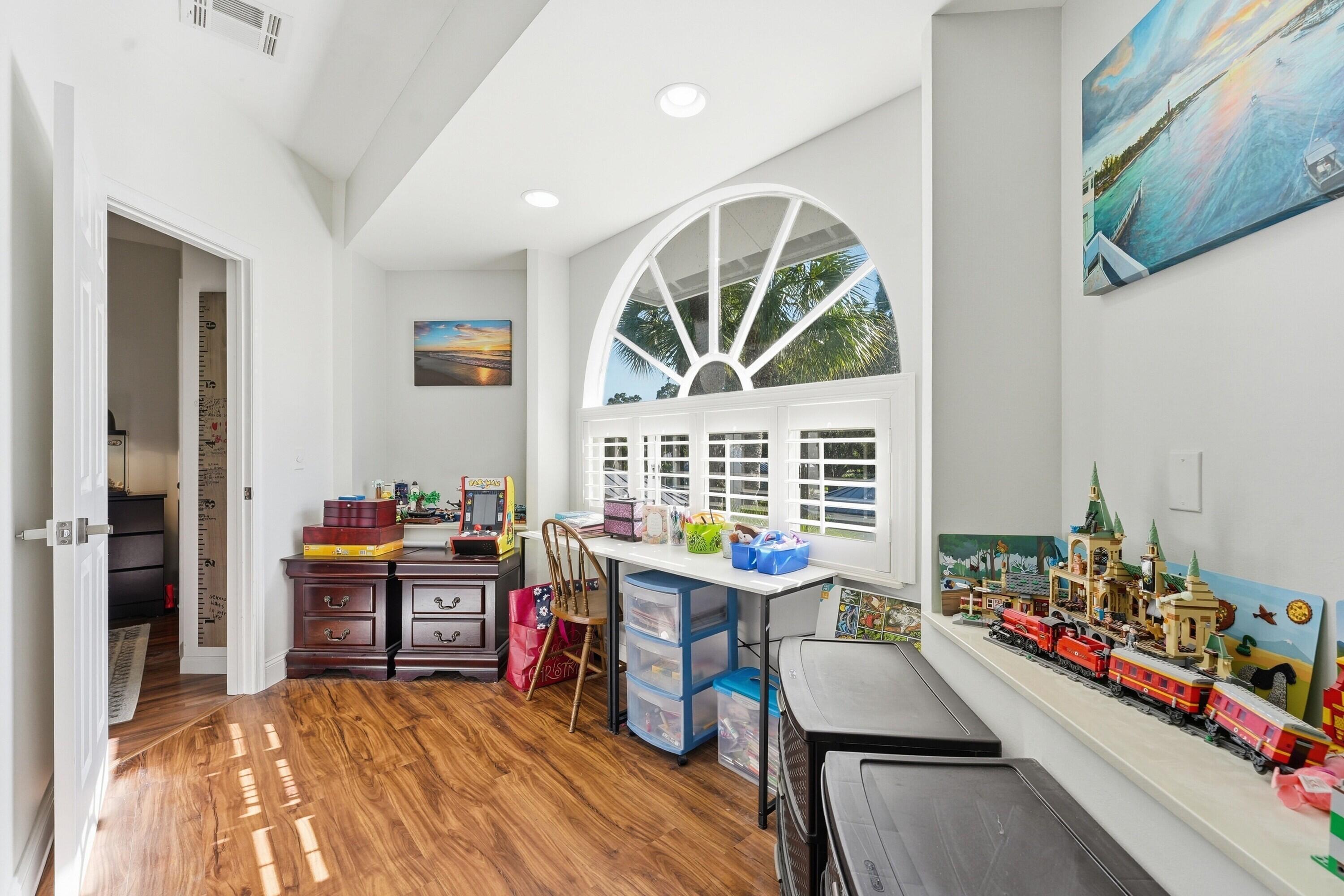 PINE CREEK TOWN HOMES PHASE II B - Residential