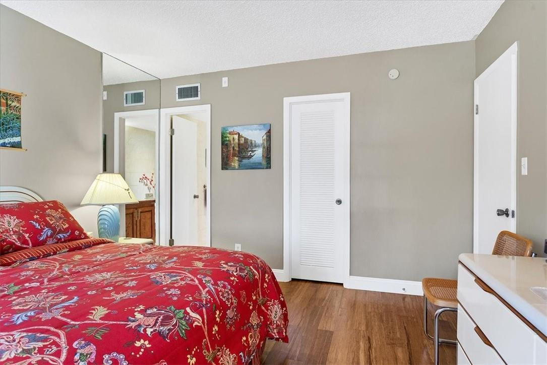 Cypress Park Condo - Residential