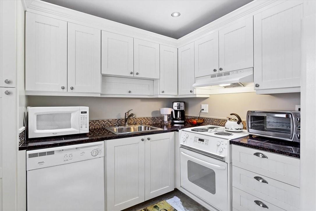 Cypress Park Condo - Residential