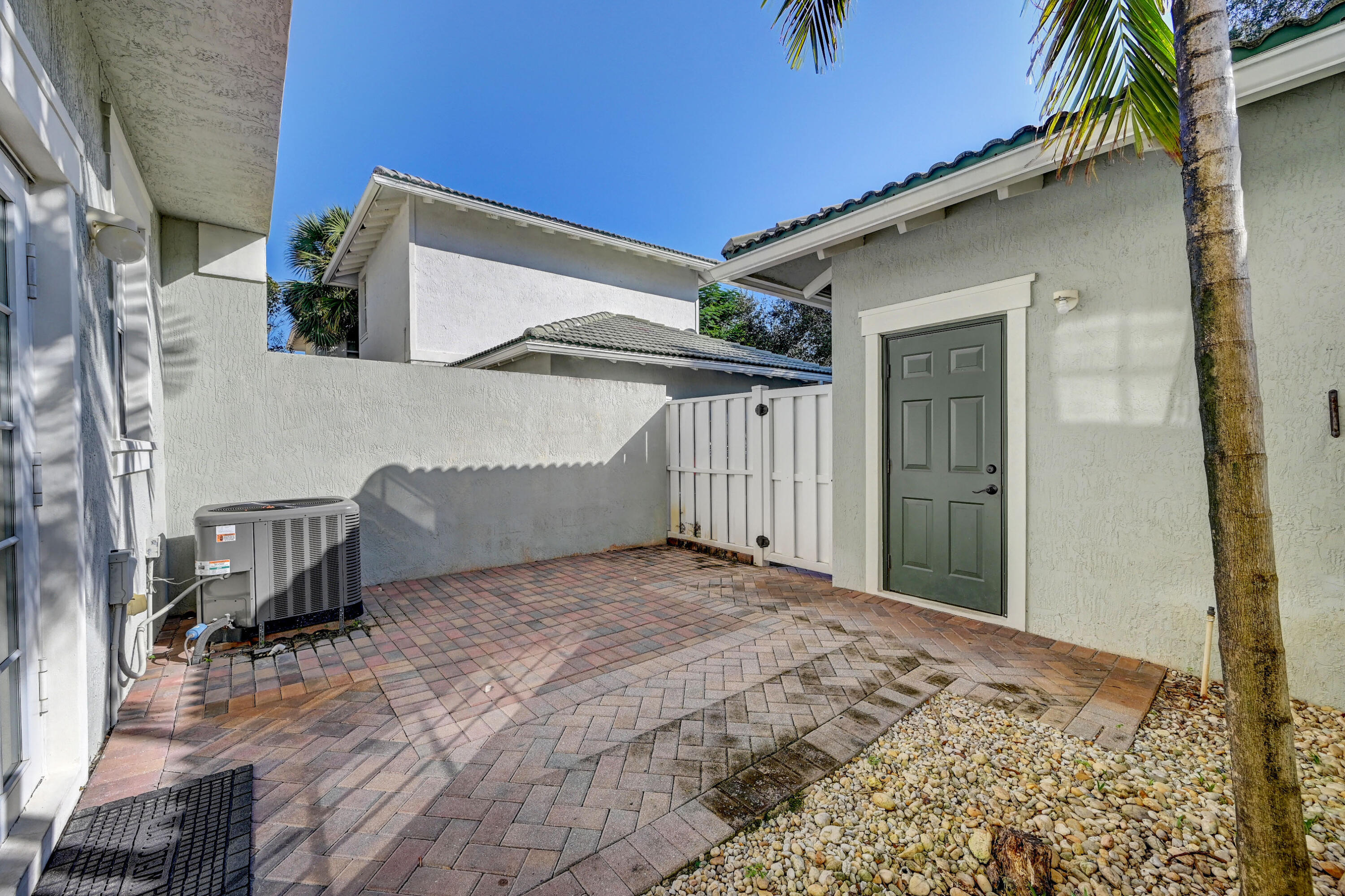 1092 NW 18th Ave Avenue