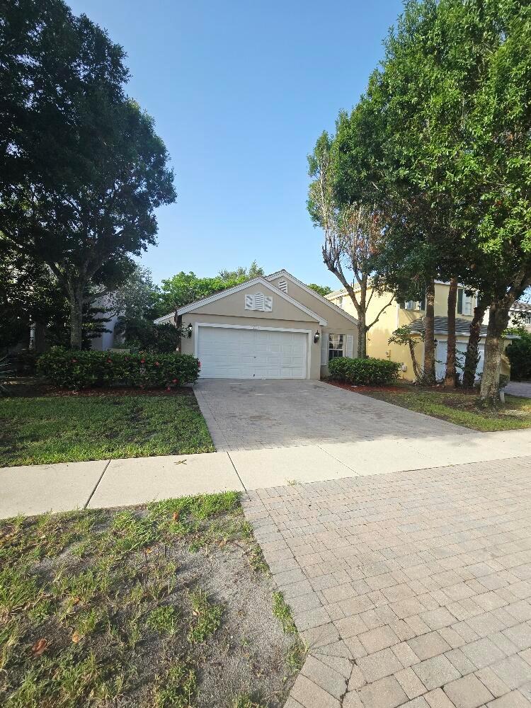 Well maintained. Neutral beige tile throughout living areas. Beautiful wood cabinets. Gas stove, hot water heater and dryer. This 24hr man gated community has Wonderful facilities! Clubhouse has full fitness center, great party room for functions and fabulous pool area. Community boast Tennis, soccer fields, picnic area with picnic tables and barbeques, tot lot and hockey rink! Great community.