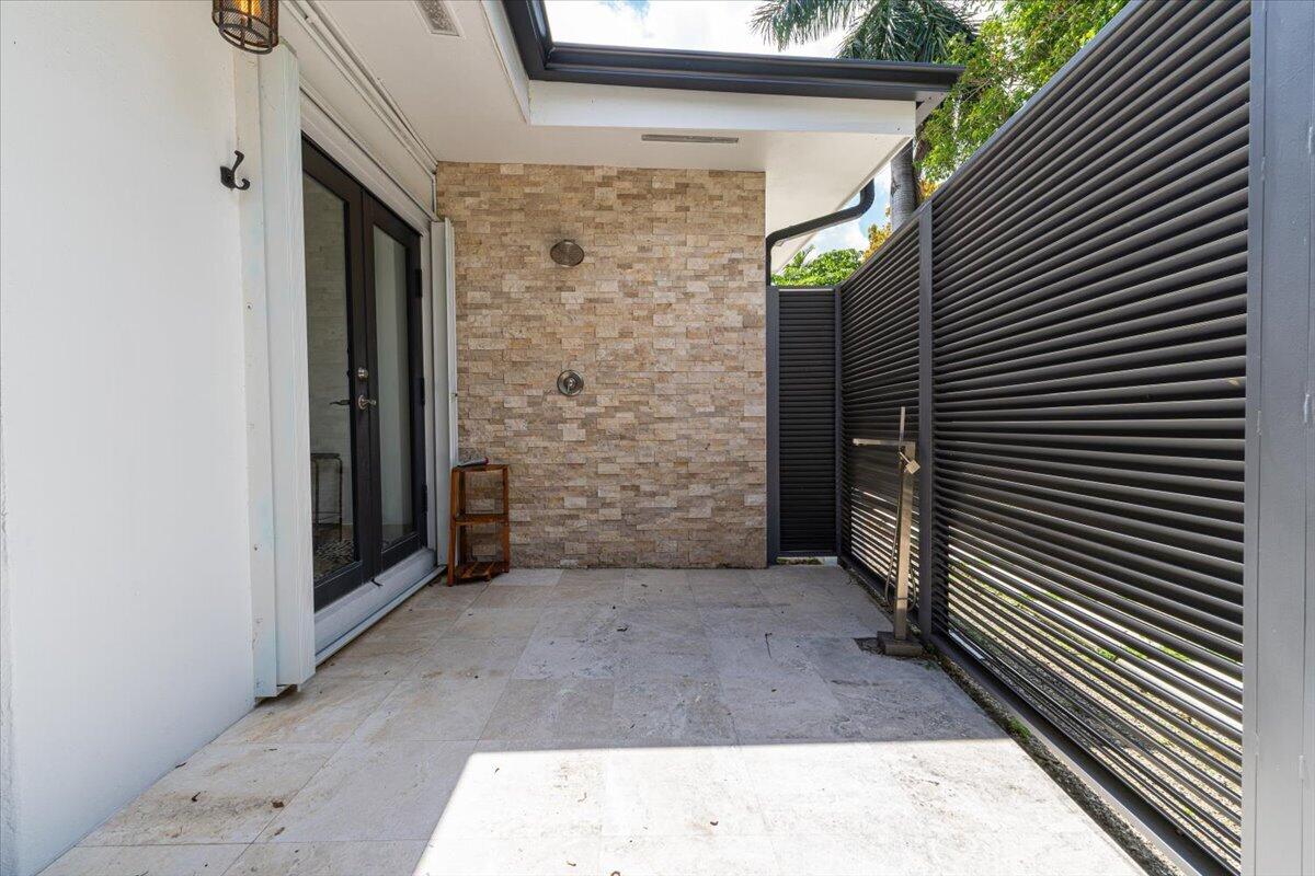 HIGHLAND LAKES SEC 1 - Residential Lease