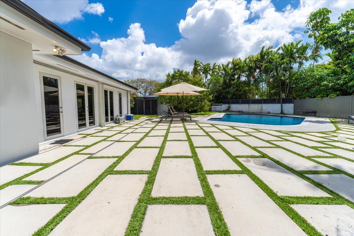 HIGHLAND LAKES SEC 1 - Residential Lease