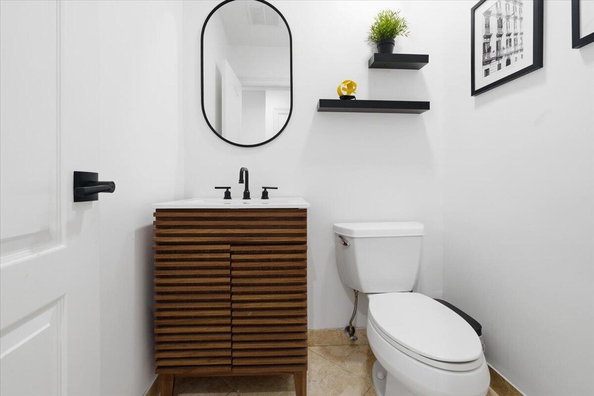 HIGHLAND LAKES SEC 1 - Residential Lease