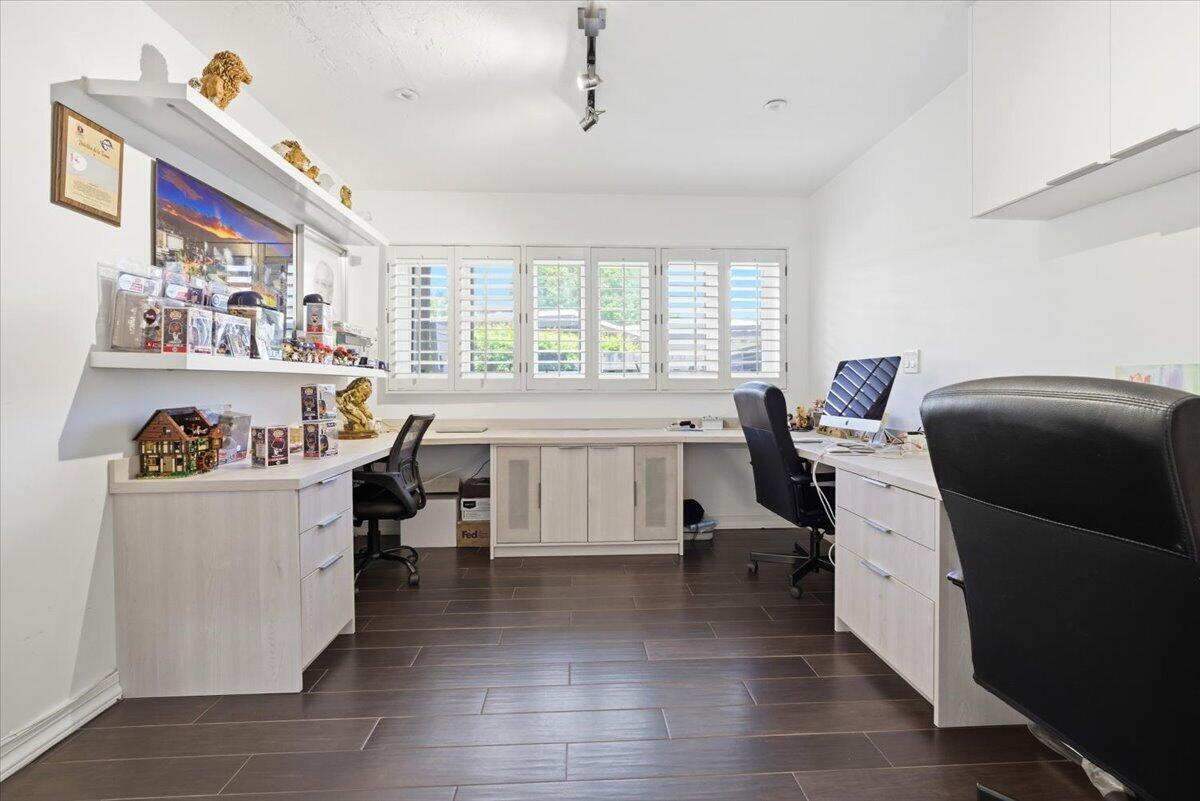 HIGHLAND LAKES SEC 1 - Residential Lease