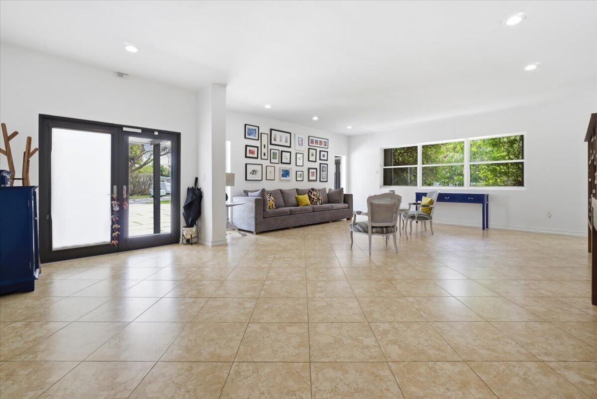 HIGHLAND LAKES SEC 1 - Residential Lease