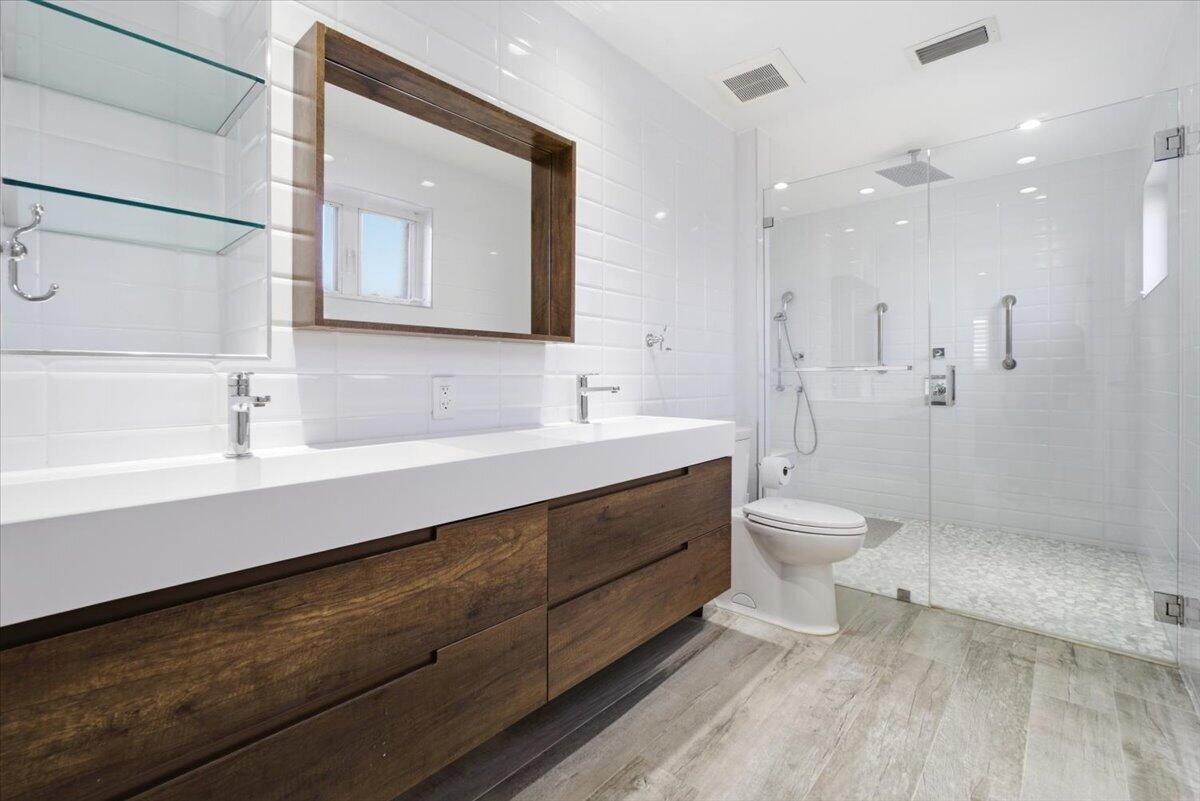 HIGHLAND LAKES SEC 1 - Residential Lease