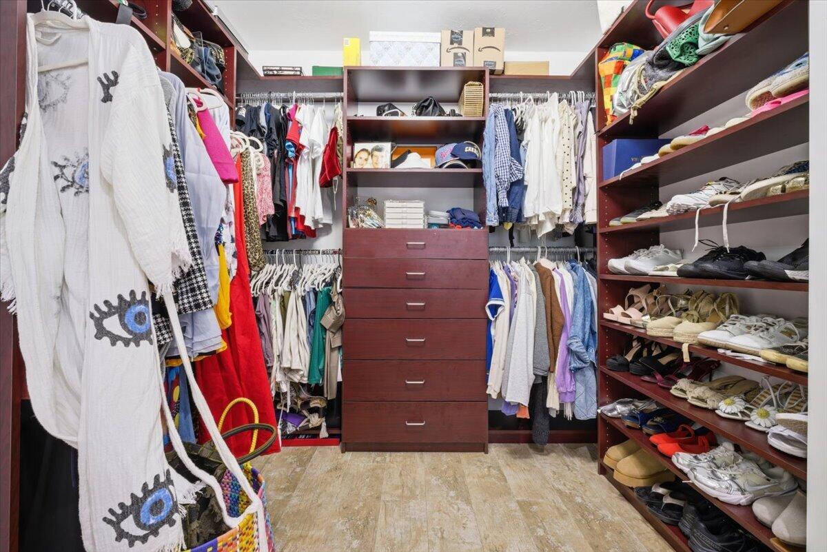 HIGHLAND LAKES SEC 1 - Residential Lease