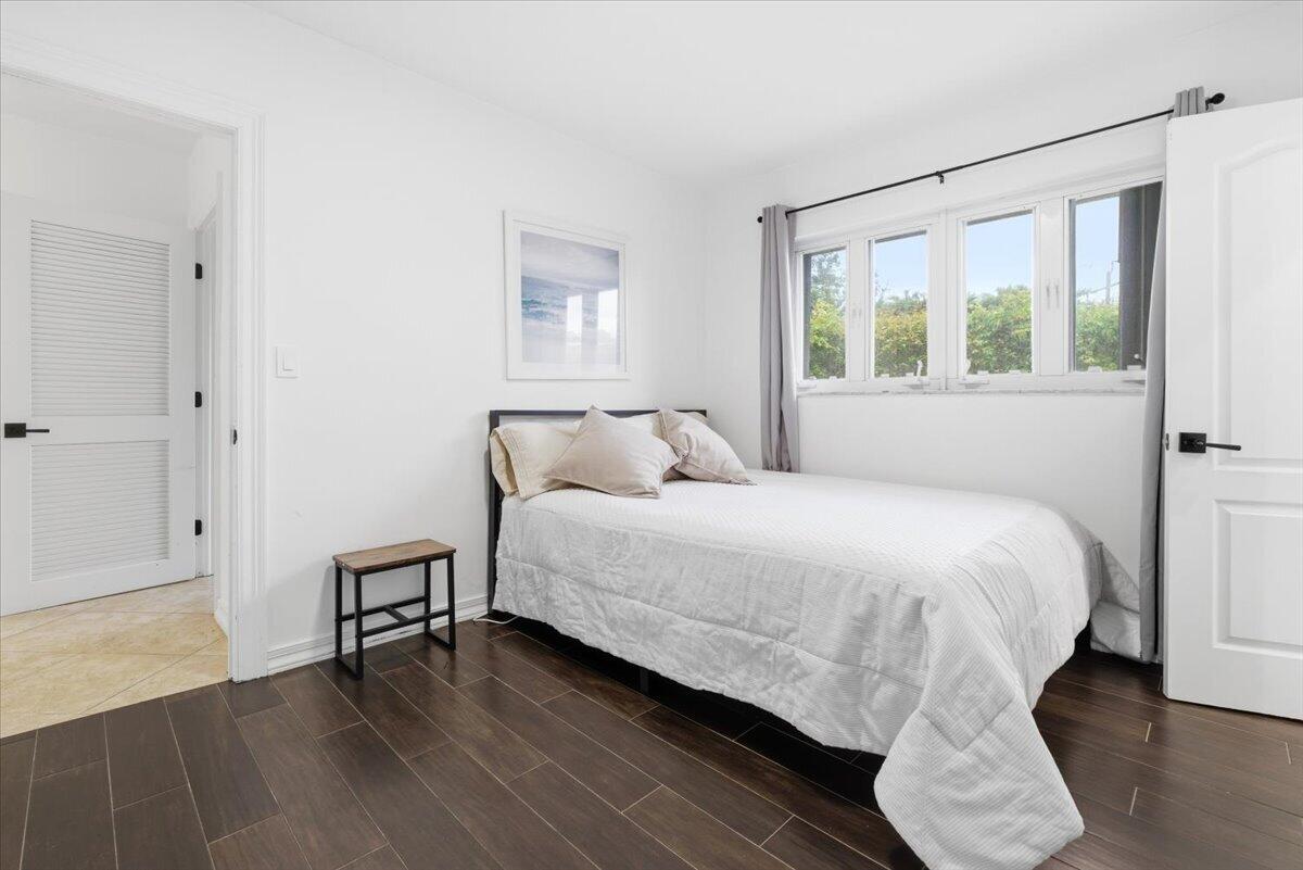 HIGHLAND LAKES SEC 1 - Residential Lease