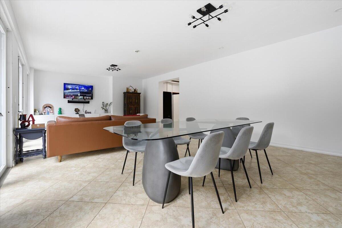 HIGHLAND LAKES SEC 1 - Residential Lease