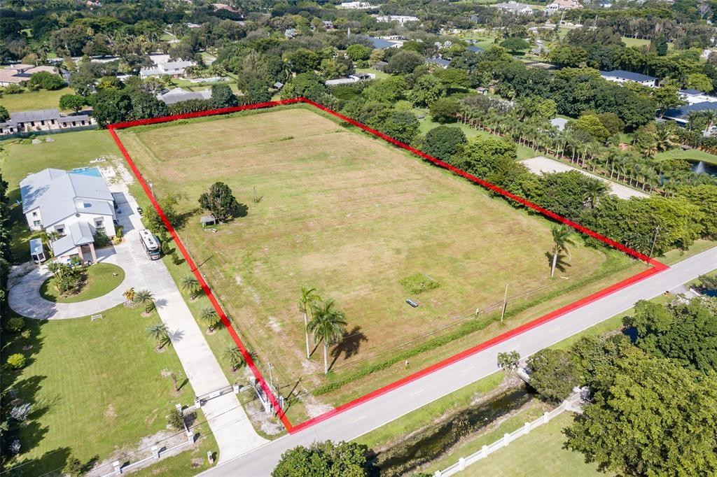 SUNSHINE RANCHES - Land