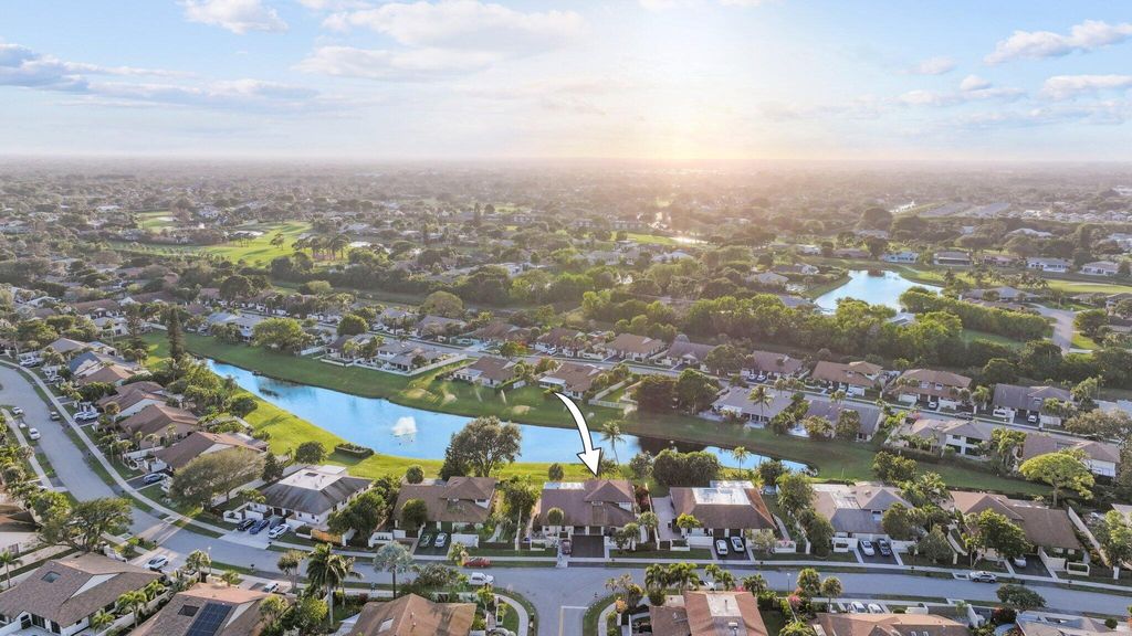 Photo of 400 SW 28th Avenue, Delray Beach, FL 33445 (MLS # R11160154)