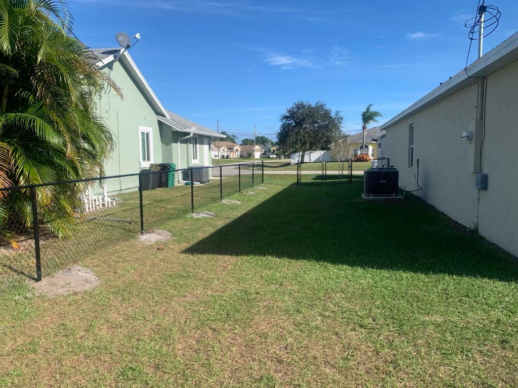 PORT ST LUCIE SECTION 40 - Residential Lease