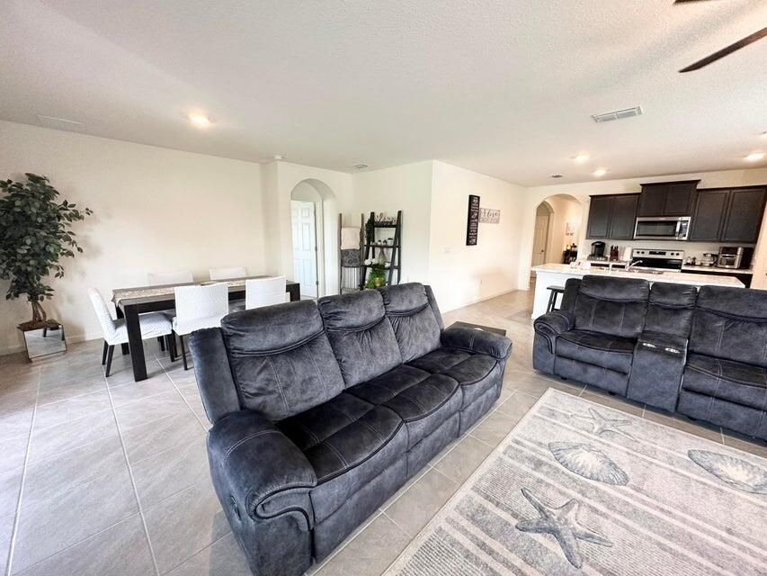 PORT ST LUCIE SECTION 40 - Residential Lease