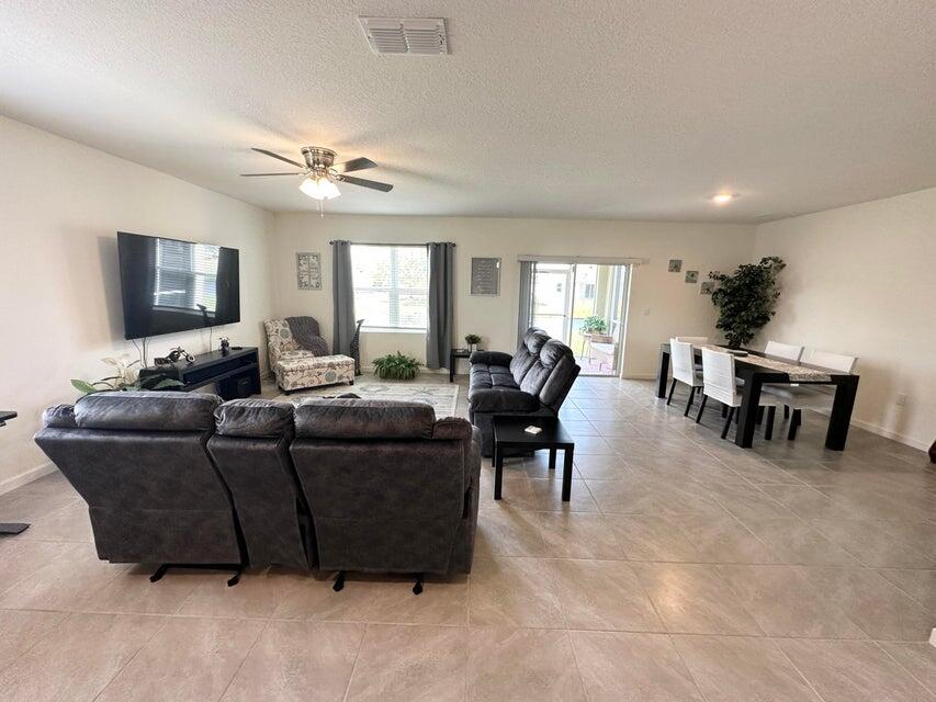 PORT ST LUCIE SECTION 40 - Residential Lease