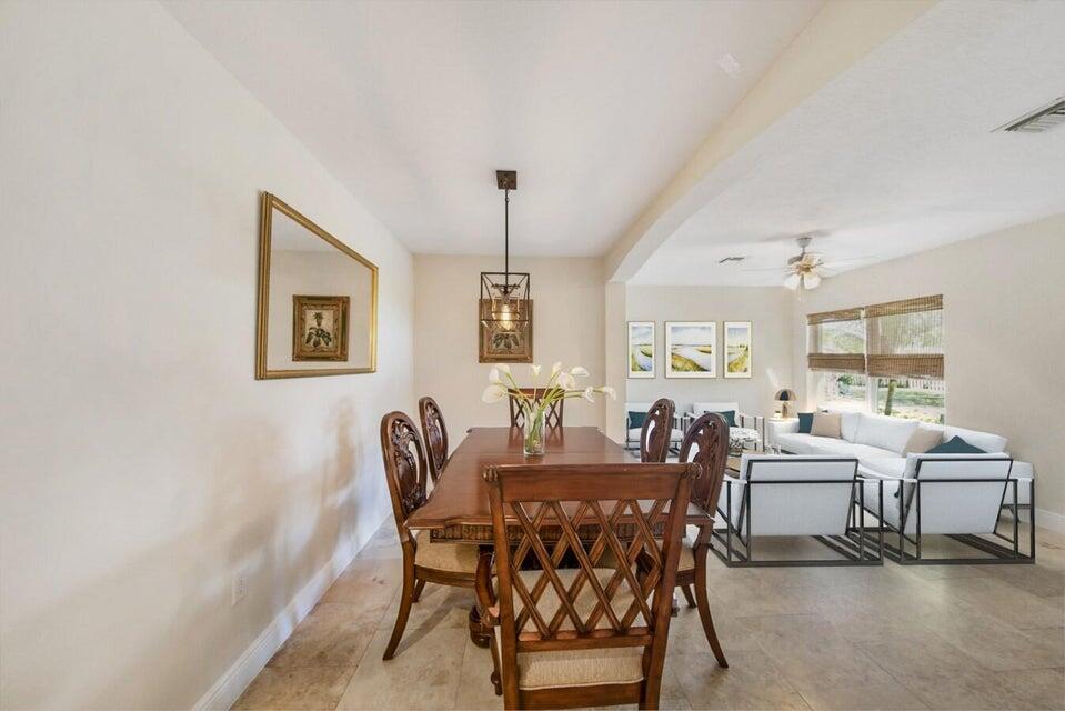 2220 W Pineridge Court