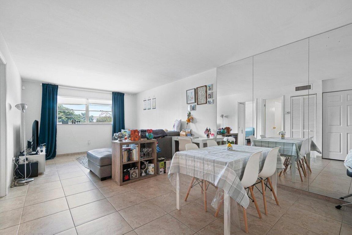 BOCA TOWNE CENTRE CONDO - Residential