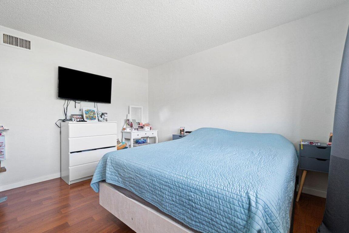 BOCA TOWNE CENTRE CONDO - Residential