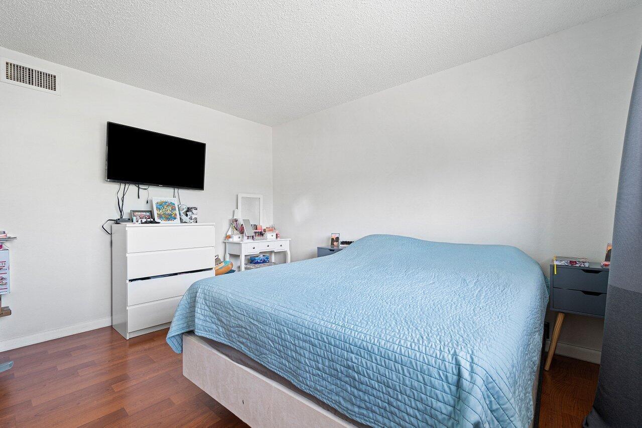 BOCA TOWNE CENTRE CONDO - Residential