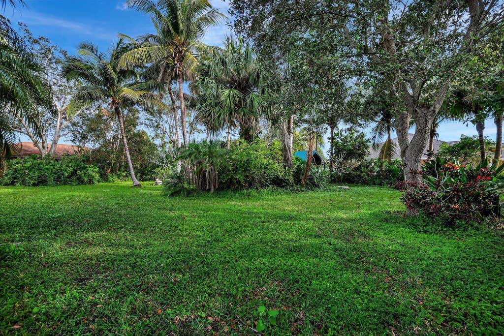 Photo of 673 SE DAMASK Avenue, Port Saint Lucie, FL 34983 (MLS # B26065194)