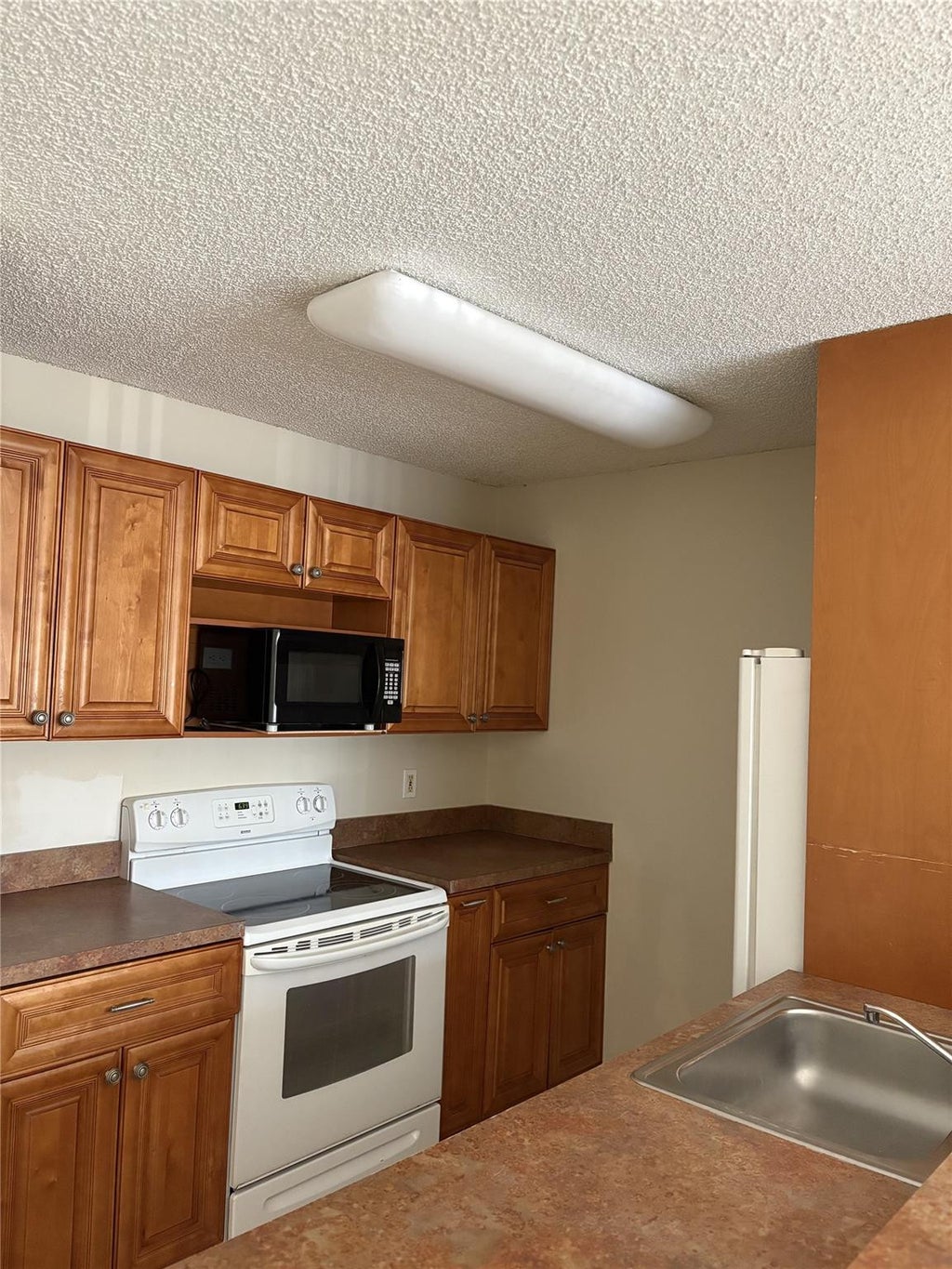 Photo of 1835 Meadows Circle, Boynton Beach, FL 33436 (MLS # B26081071)